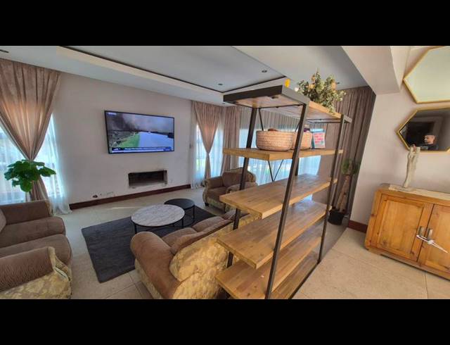 5 BEDROOM HOUSE FOR SALE IN RASLOUW GLEN